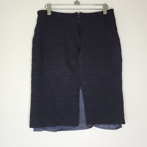 Red Valentino Black Textured Skirt 44 - Picture 3 of 6